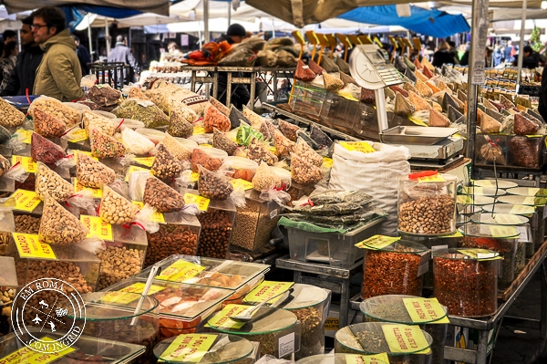 Mercado de Campo de Fiori - O mais colorido de Roma - EmRoma.com